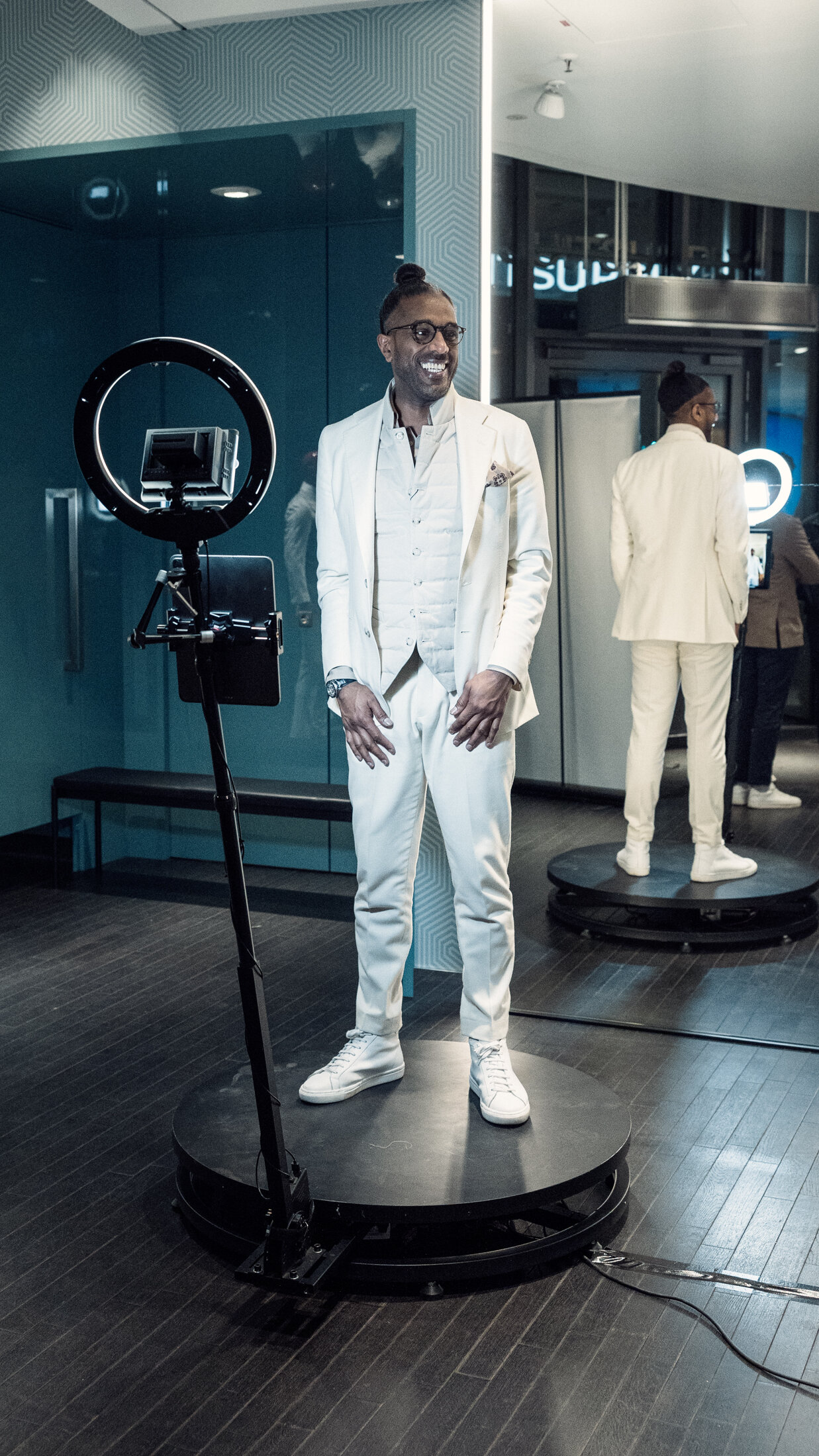 gadplan 360 grad spinbooth beyond boys suit supply