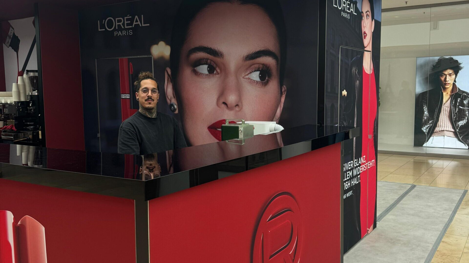 Laser Personalisierung gadplan Loreal Köln Arcade