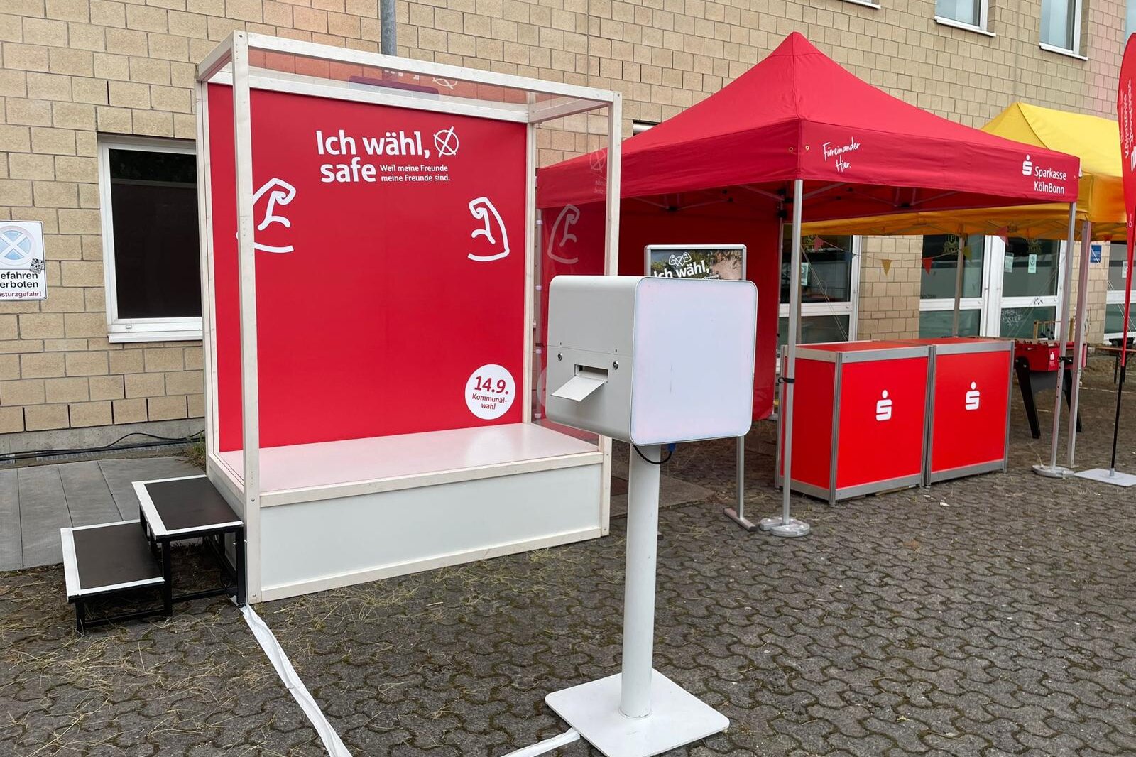 Schaufenster Photobooth Vogue Booth gadplan Sparkasse Köln Photobooth