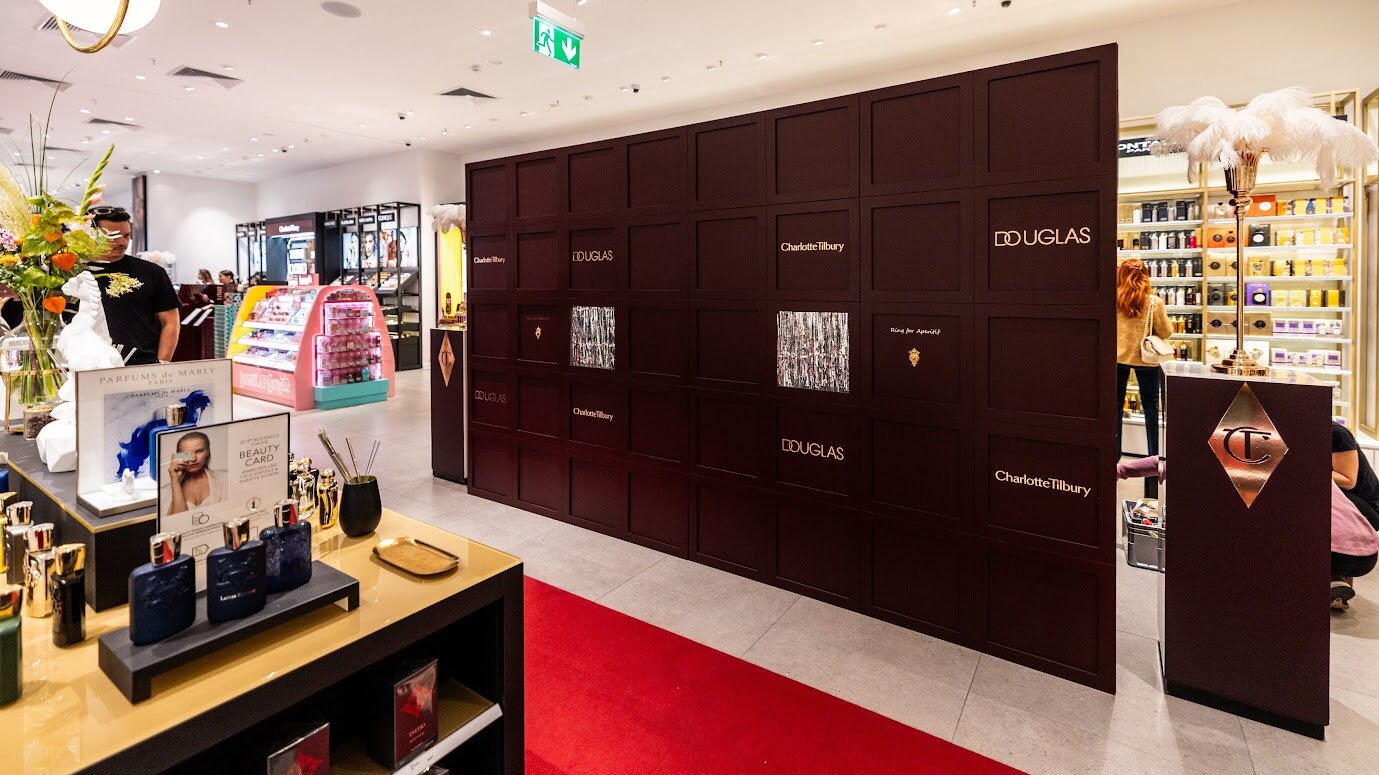 douglas charlotte tilburry gadplan Wall to Ring Champagnewall Ringwall