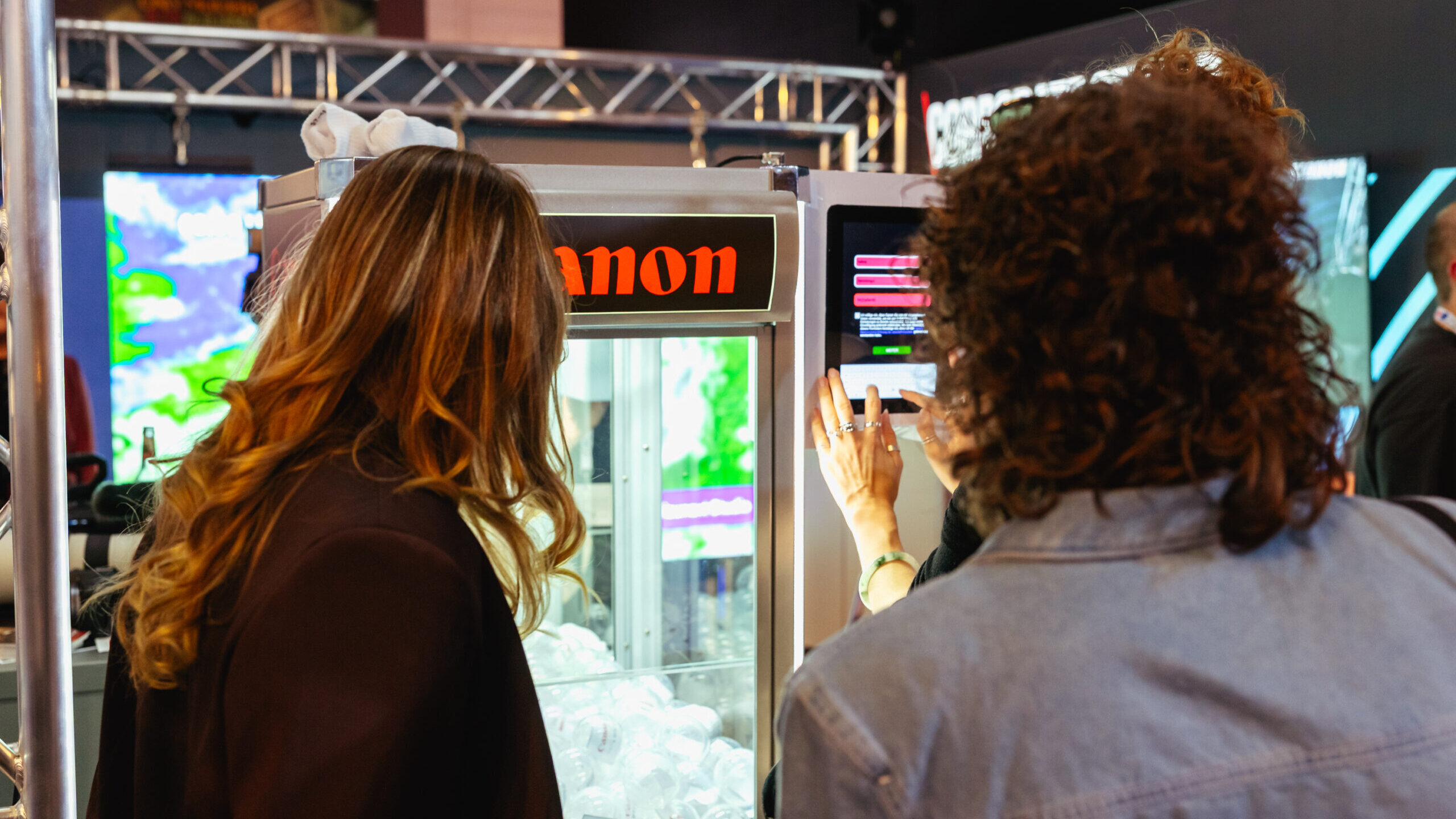 dmexco Greifautomat Greifarmautomat Claw Machine gadplan POS Aktion Gewinnspielaktion