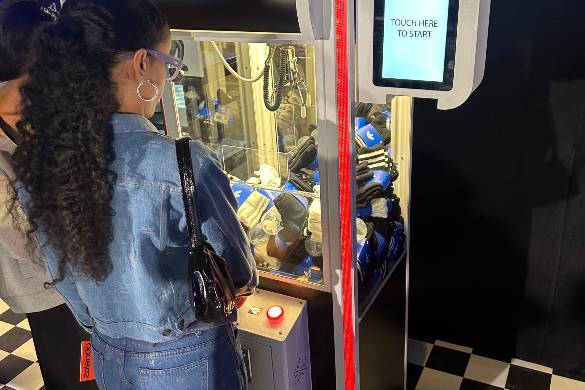 Greifarm avantgarde adidas Greifarmautomat mieten gadplan