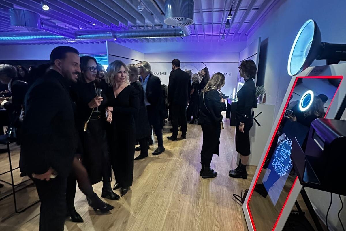 Mirrorbooth Fotospiegel Spiegel Fotobox gadplan Kerastase Fortesnickel Zürich Berlin