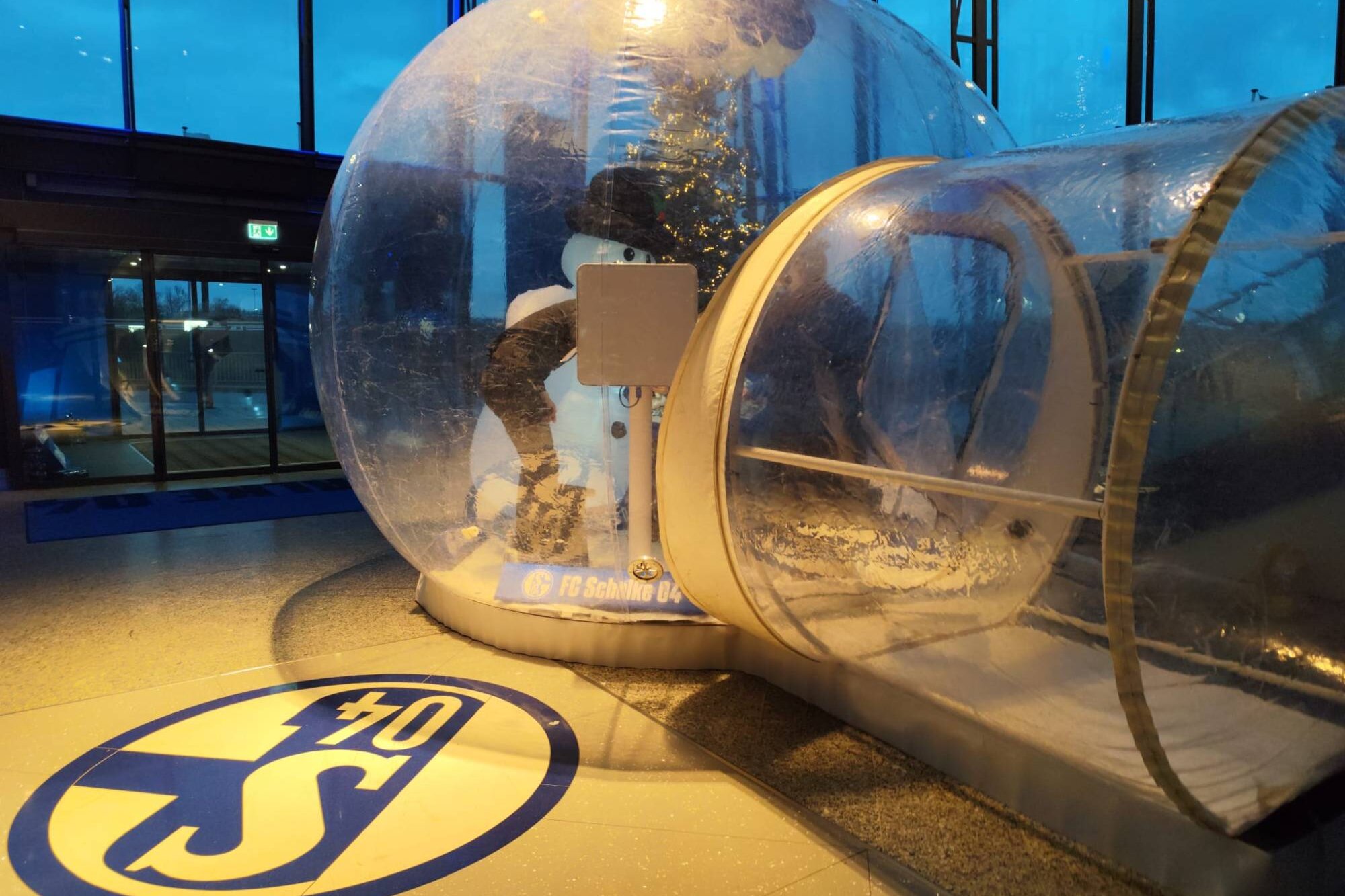 XXL Schneekugel Schalke Weihnachtsfeier gadplan