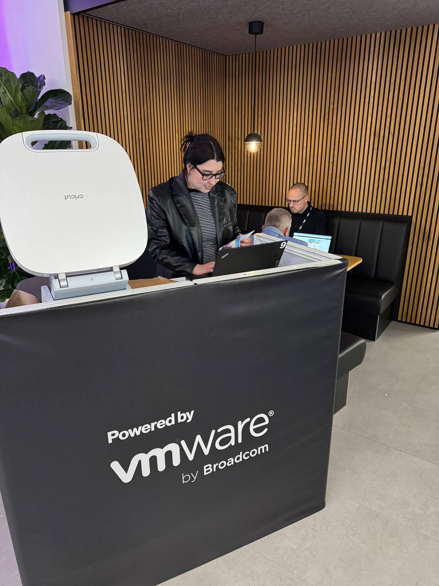 Transferdruck gadplan Personalisierungsaktion Event Shirtdruck Adobe Express Designstation